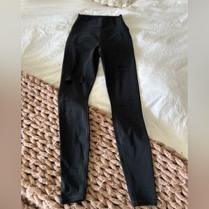 Alo Yoga Warrior Ripped leggings NWOT